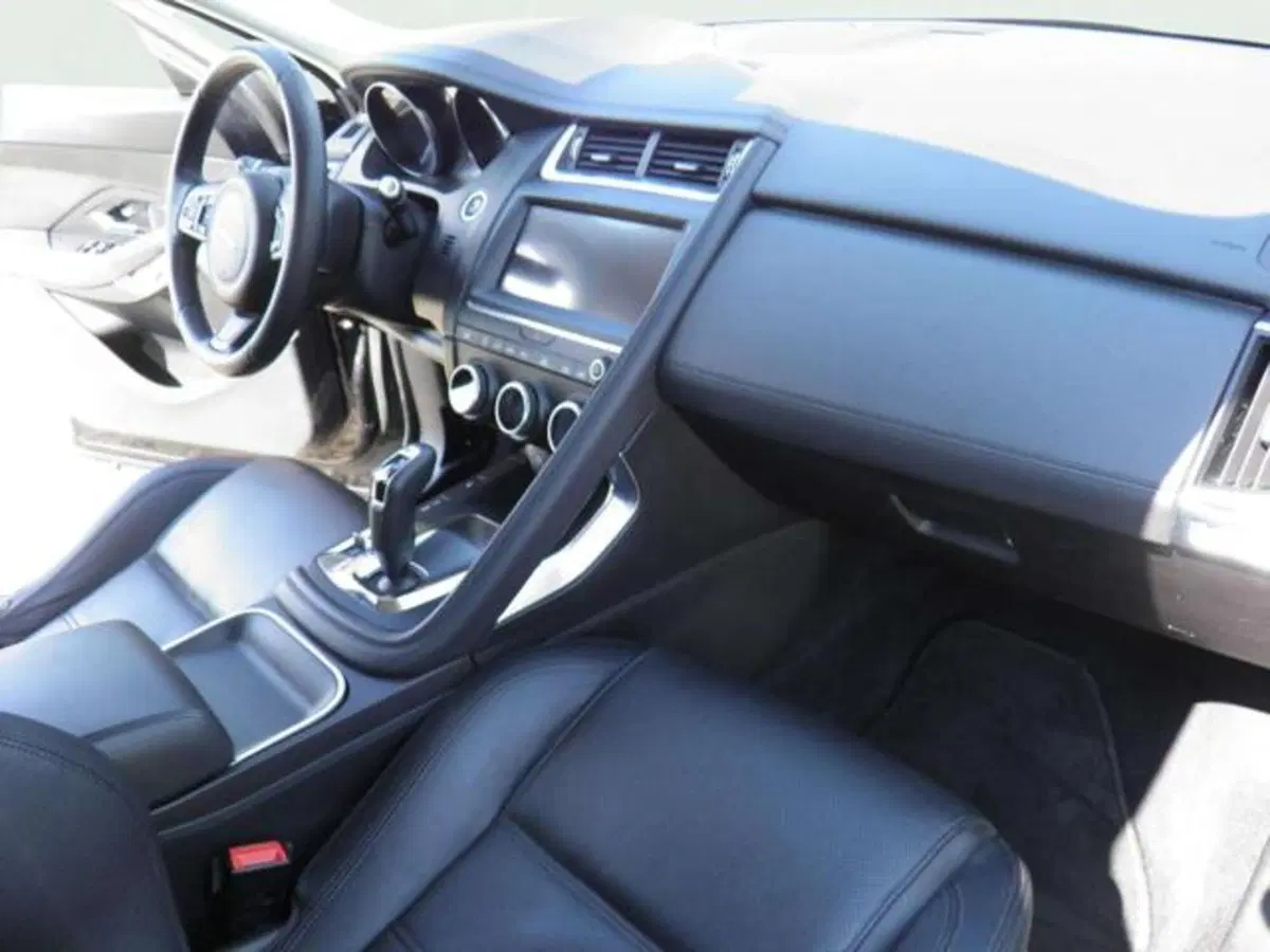 Jaguar E-Pace usata a Firenze (16)