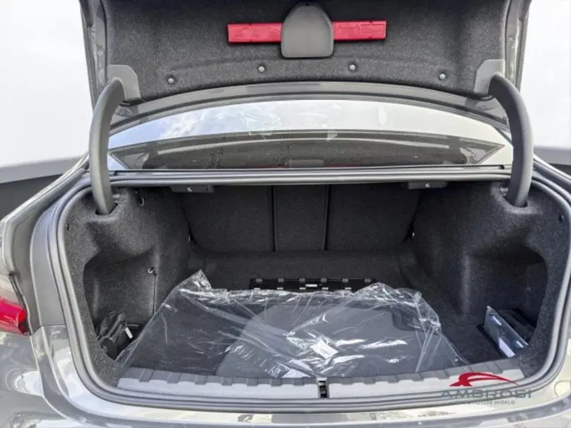 BMW Serie 3 nuova a Perugia (9)