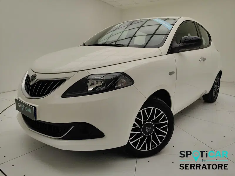 Lancia Ypsilon usata a Como