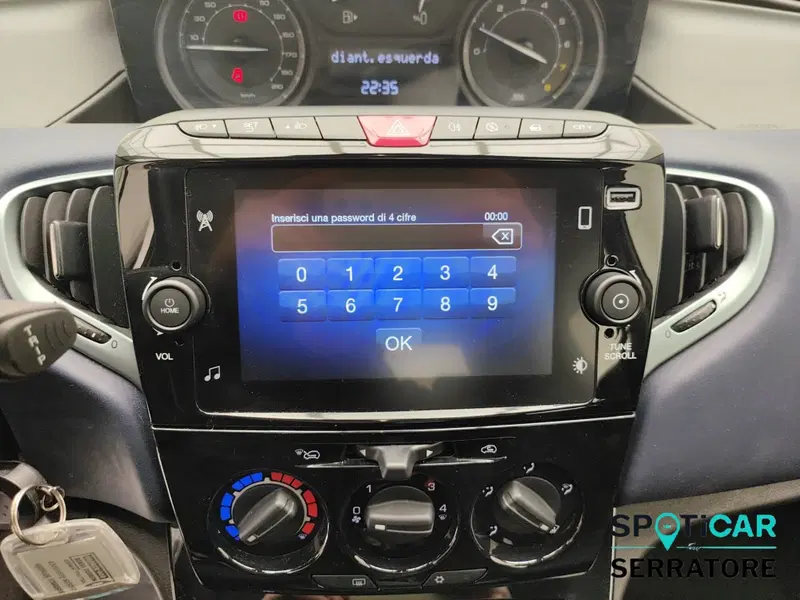 Lancia Ypsilon usata a Como (11)