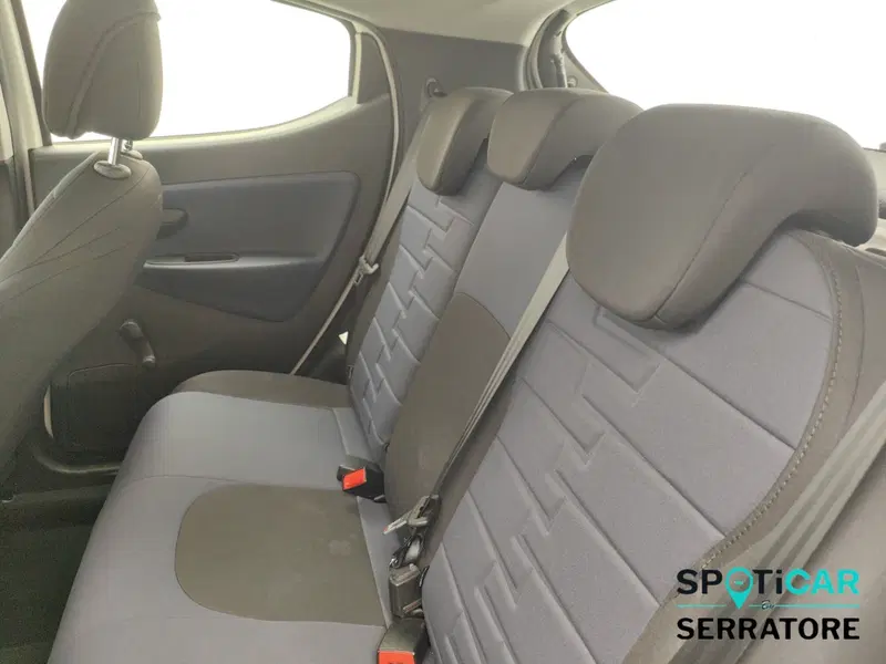 Lancia Ypsilon usata a Como (13)