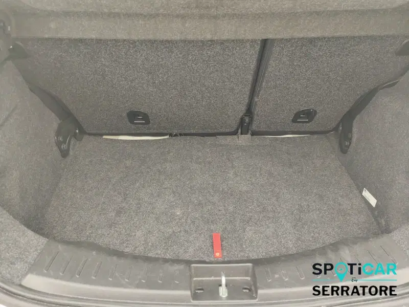 Lancia Ypsilon usata a Como (17)
