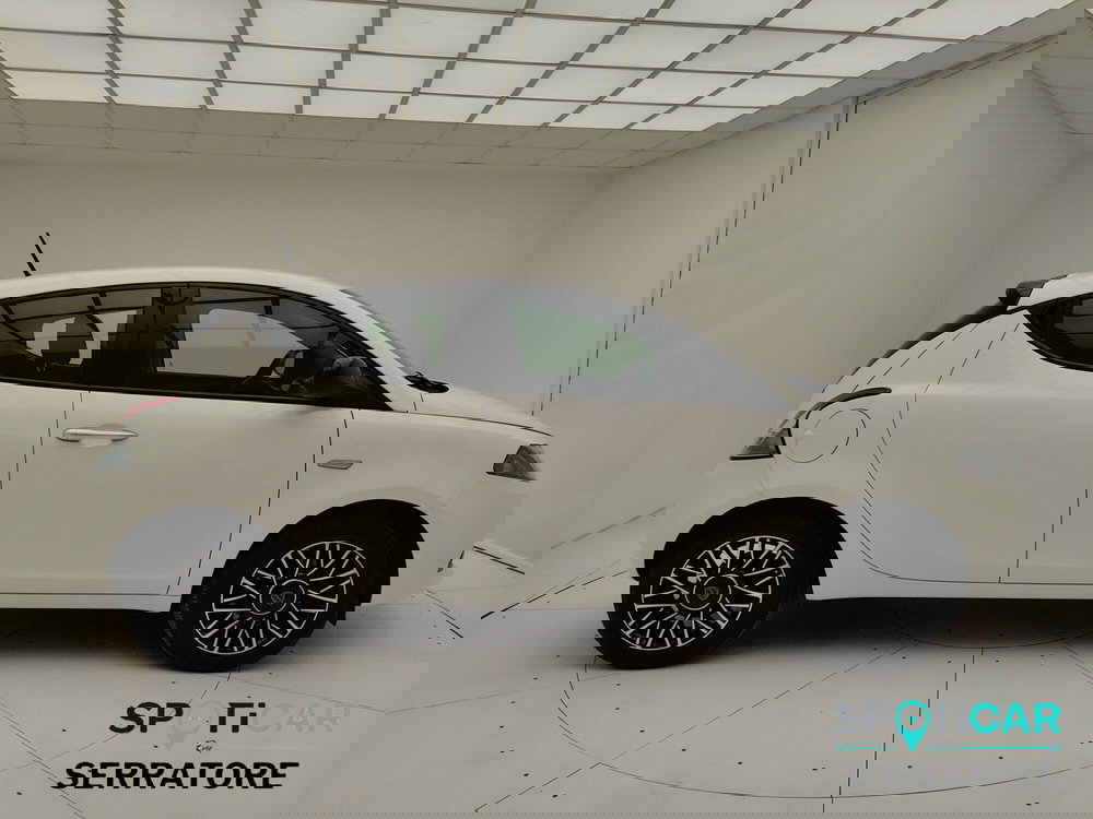 Lancia Ypsilon usata a Como (19)