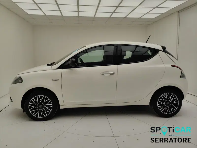 Lancia Ypsilon usata a Como (20)