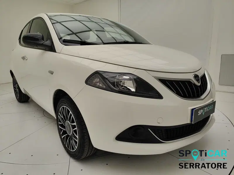 Lancia Ypsilon usata a Como (3)