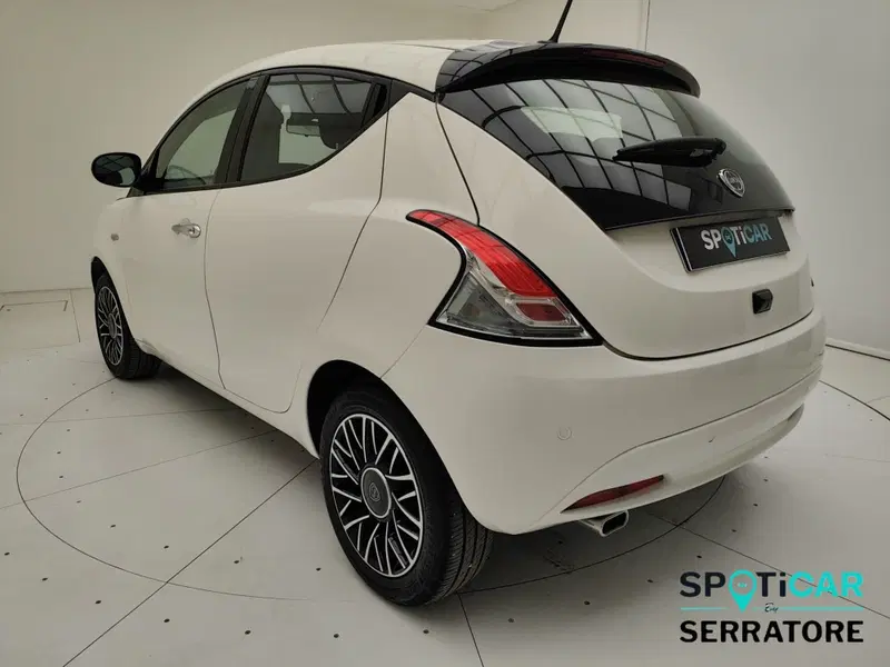 Lancia Ypsilon usata a Como (4)