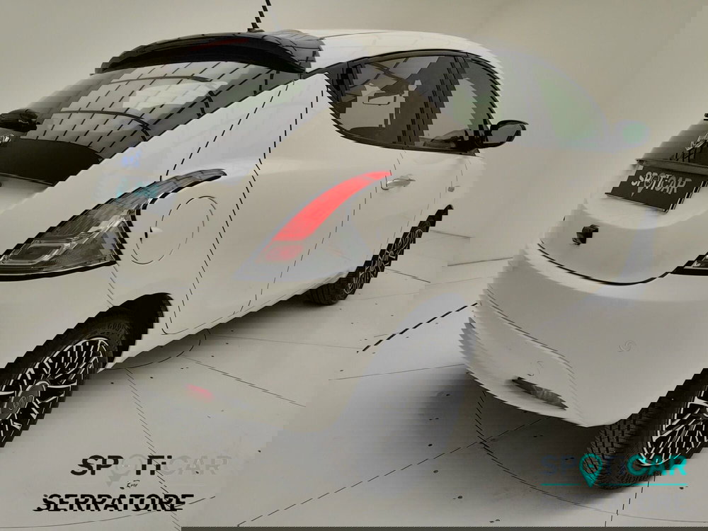 Lancia Ypsilon usata a Como (6)