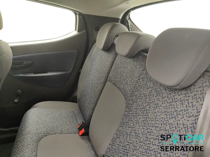 Lancia Ypsilon usata a Como (12)