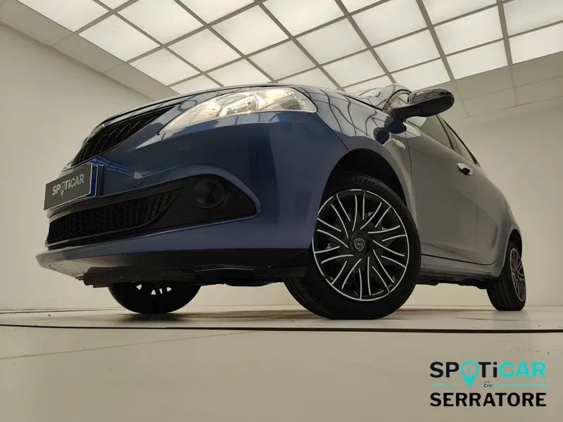 Lancia Ypsilon usata a Como (13)