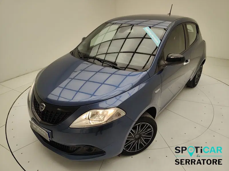 Lancia Ypsilon usata a Como (14)