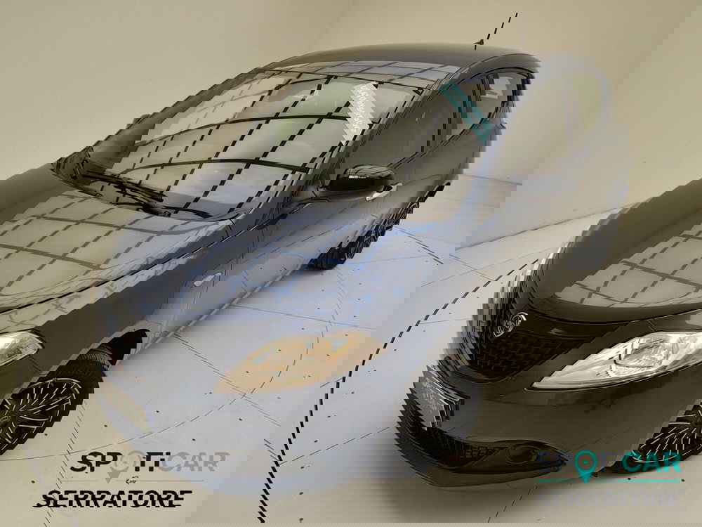 Lancia Ypsilon usata a Como (14)