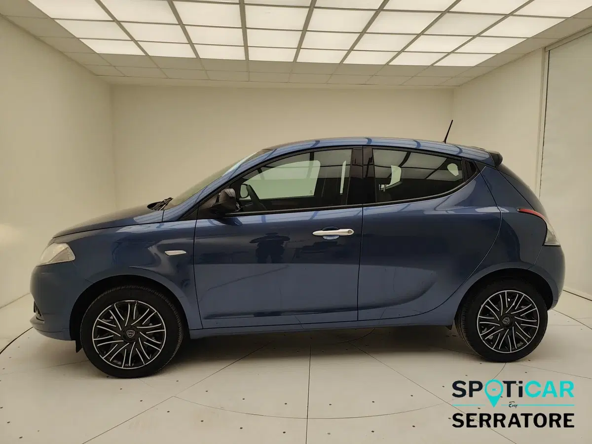 Lancia Ypsilon usata a Como (19)