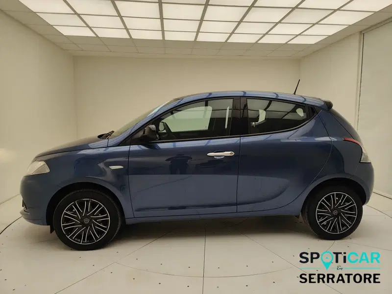 Lancia Ypsilon usata a Como (19)
