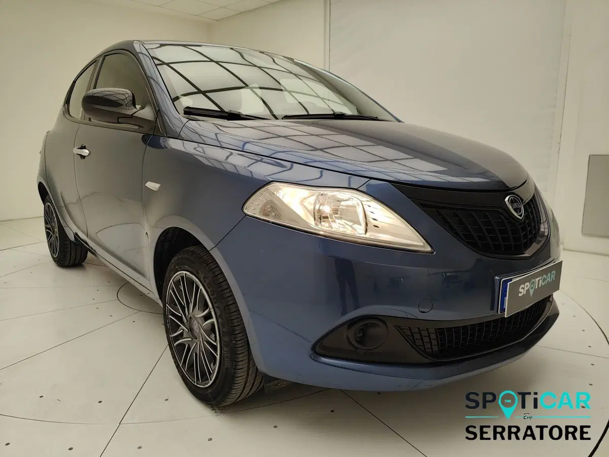 Lancia Ypsilon usata a Como (3)