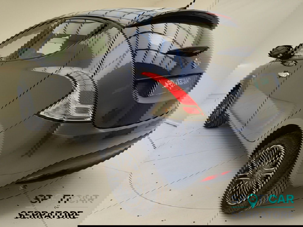 Lancia Ypsilon usata a Como (4)