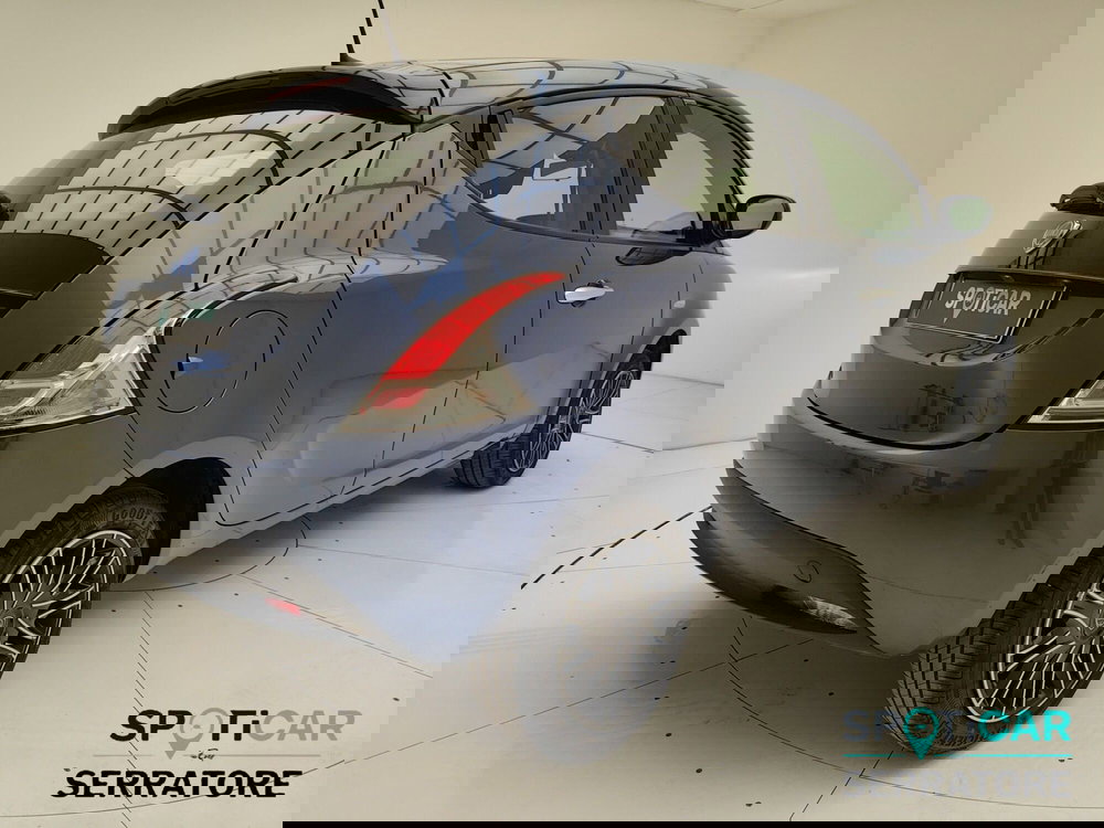 Lancia Ypsilon usata a Como (6)