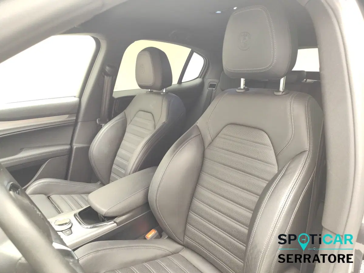 Alfa Romeo Stelvio usata a Como (12)