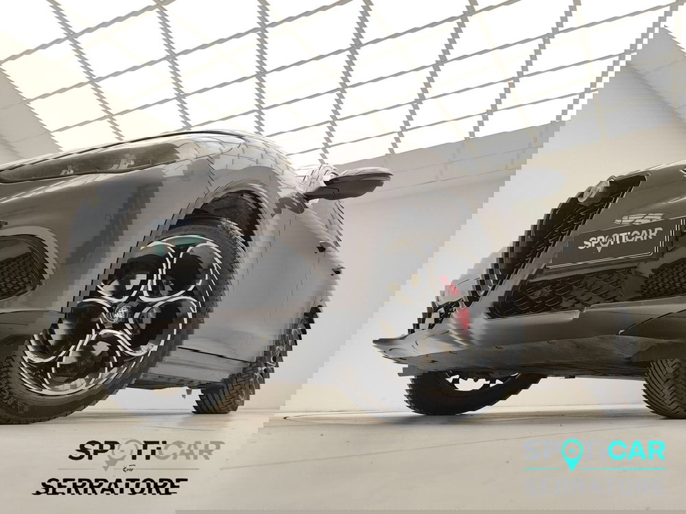 Alfa Romeo Stelvio usata a Como (14)