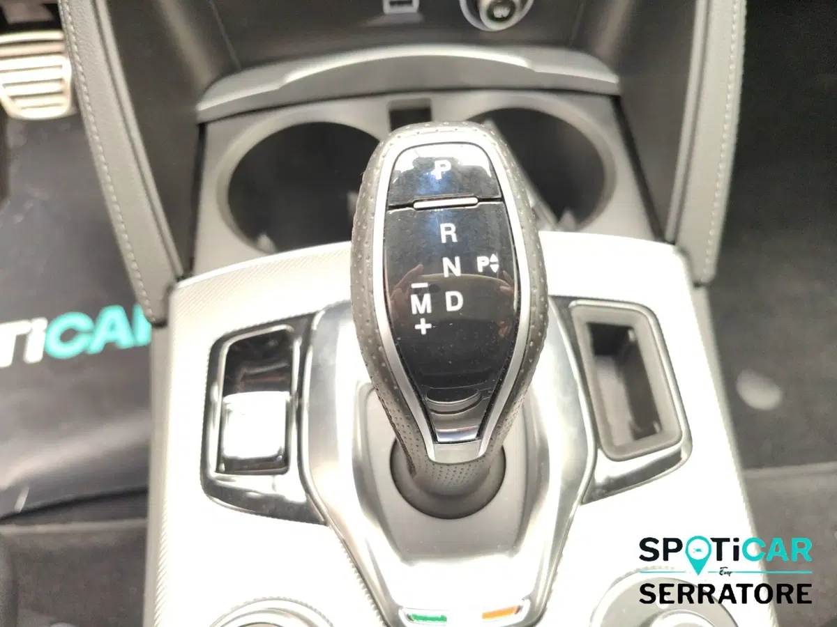 Alfa Romeo Stelvio usata a Como (20)