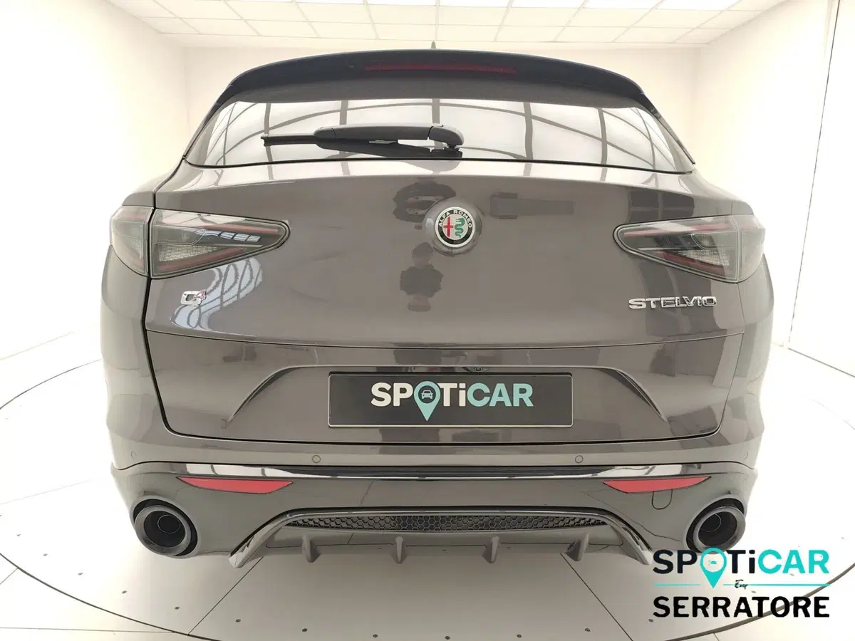 Alfa Romeo Stelvio usata a Como (5)