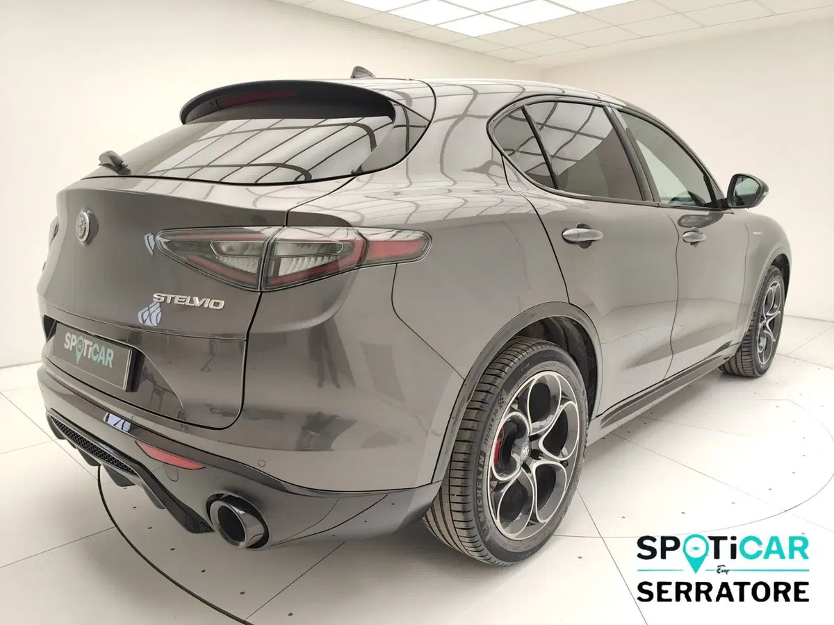 Alfa Romeo Stelvio usata a Como (6)