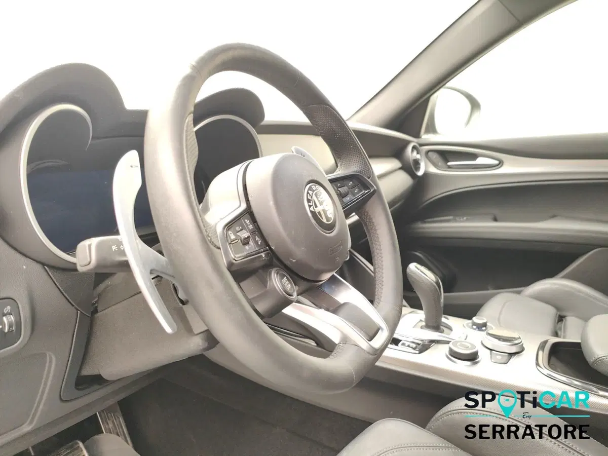 Alfa Romeo Stelvio usata a Como (9)