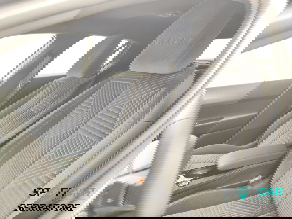 Lancia Ypsilon usata a Como (12)