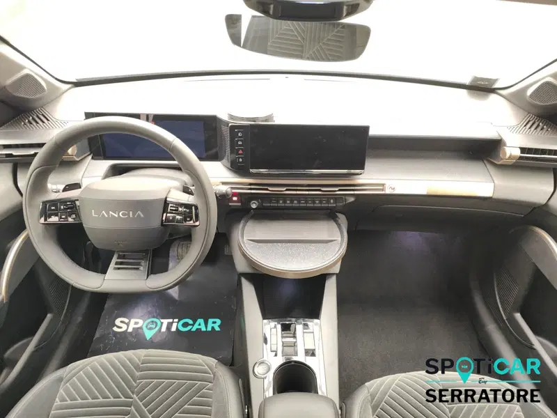 Lancia Ypsilon usata a Como (7)