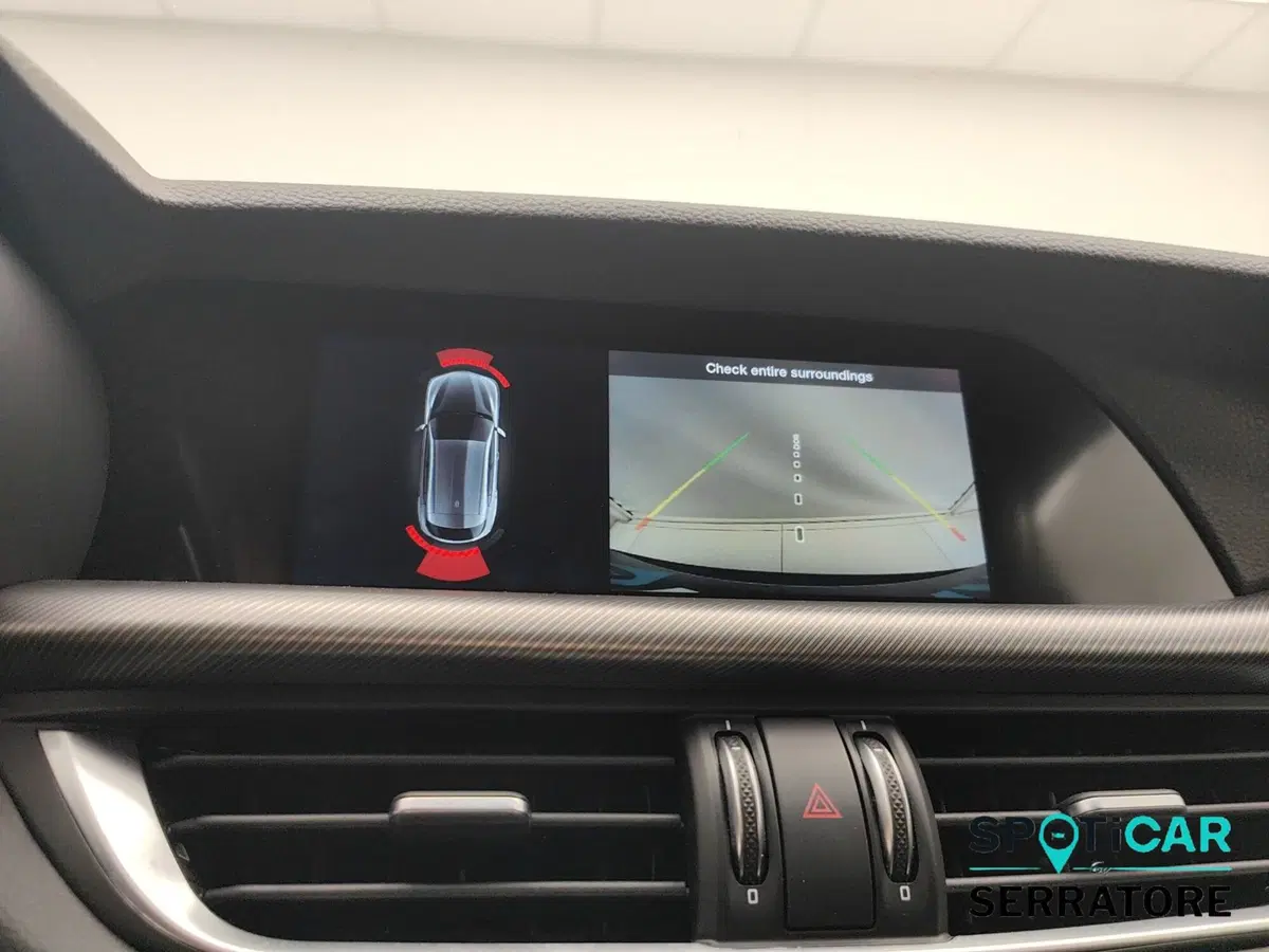 Alfa Romeo Stelvio usata a Como (10)