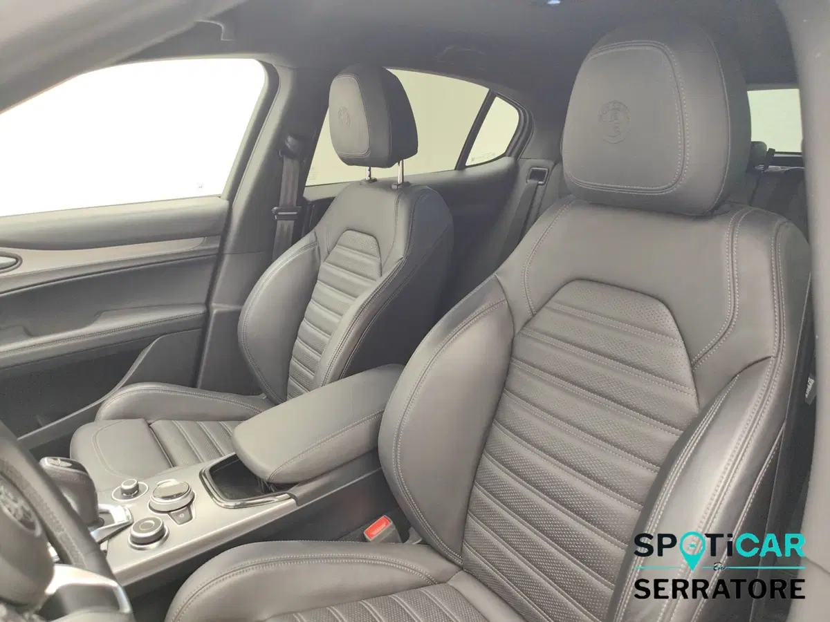 Alfa Romeo Stelvio usata a Como (12)