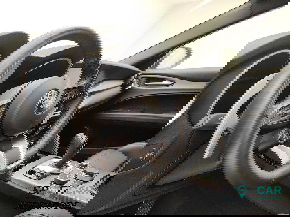 Alfa Romeo Stelvio usata a Como (9)