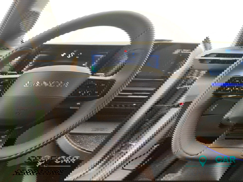 Lancia Ypsilon usata a Como (16)