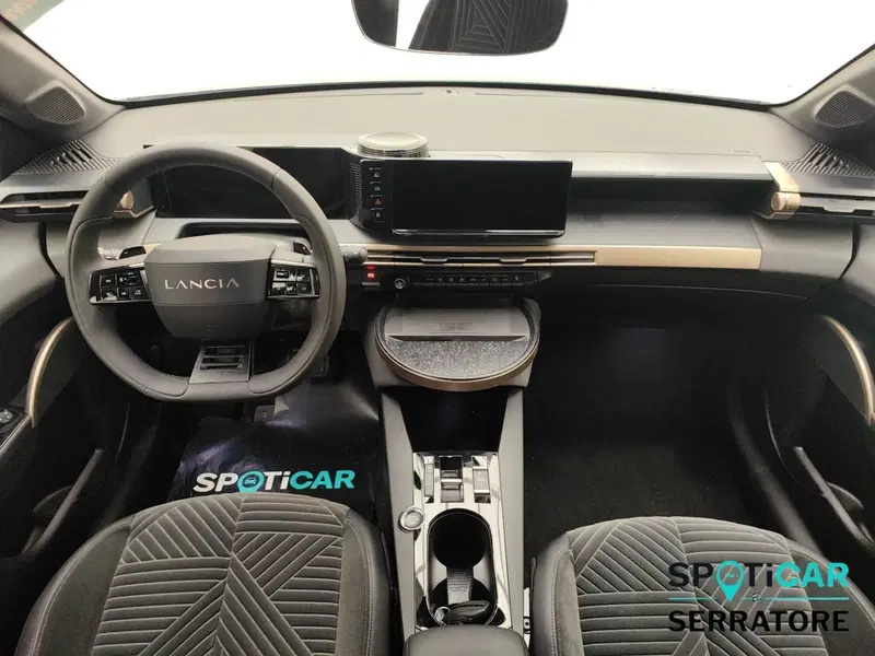 Lancia Ypsilon usata a Como (7)