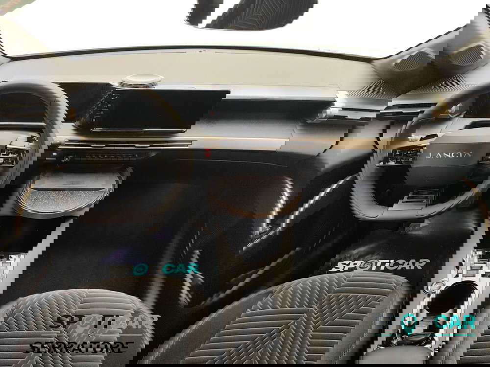 Lancia Ypsilon usata a Como (7)