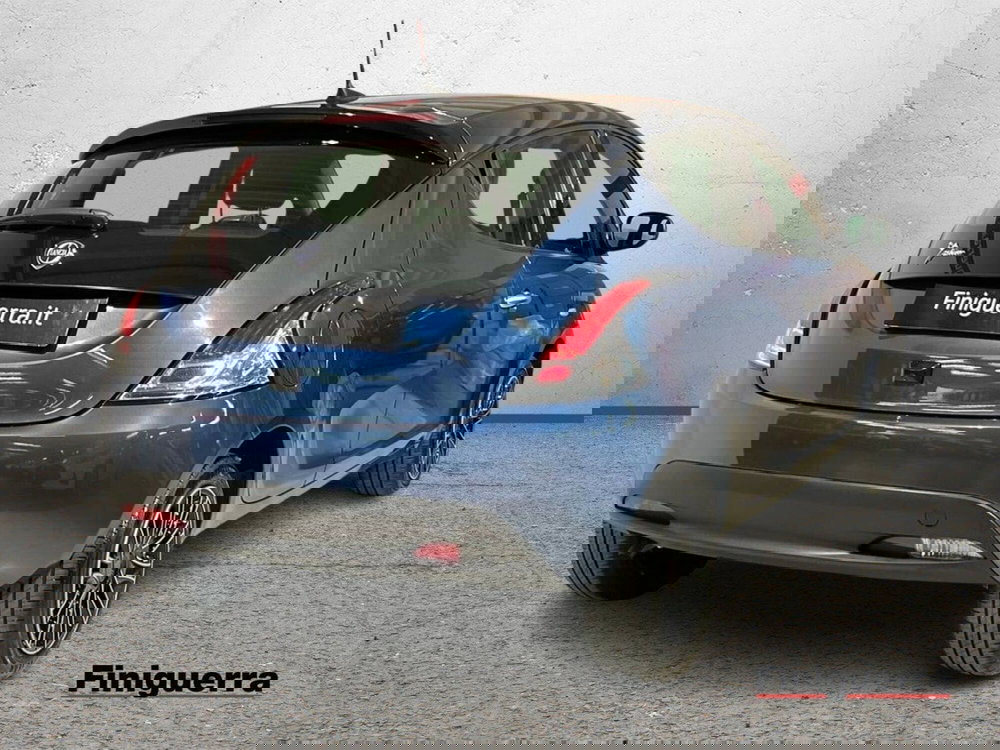 Lancia Ypsilon usata a Lecco (4)