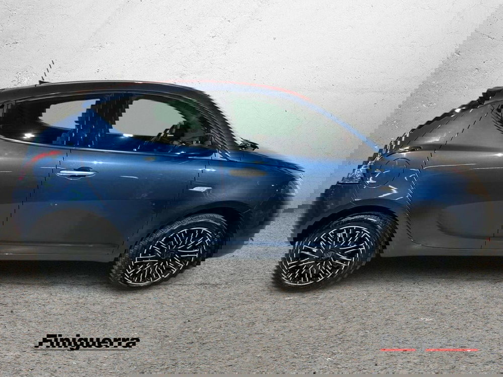 Lancia Ypsilon usata a Lecco (5)