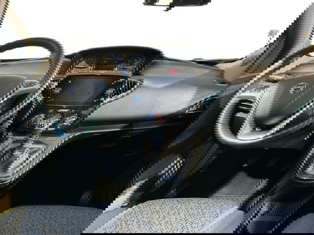 Lancia Ypsilon usata a Lecco (8)