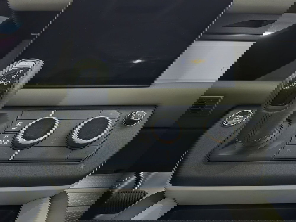 Land Rover Defender usata a Torino (10)