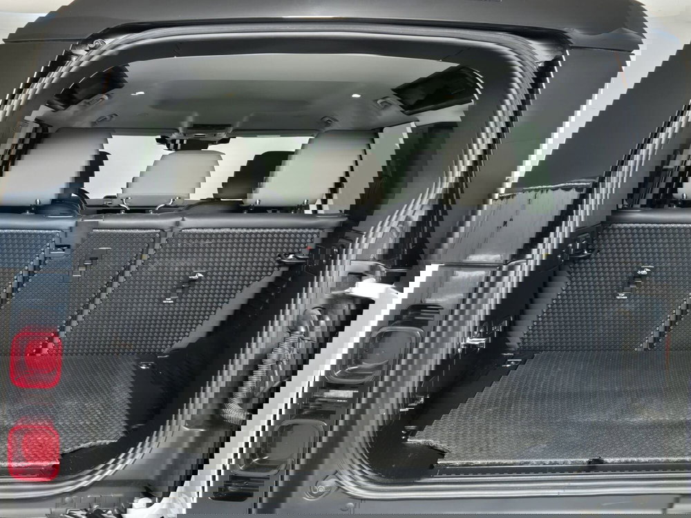 Land Rover Defender usata a Torino (12)