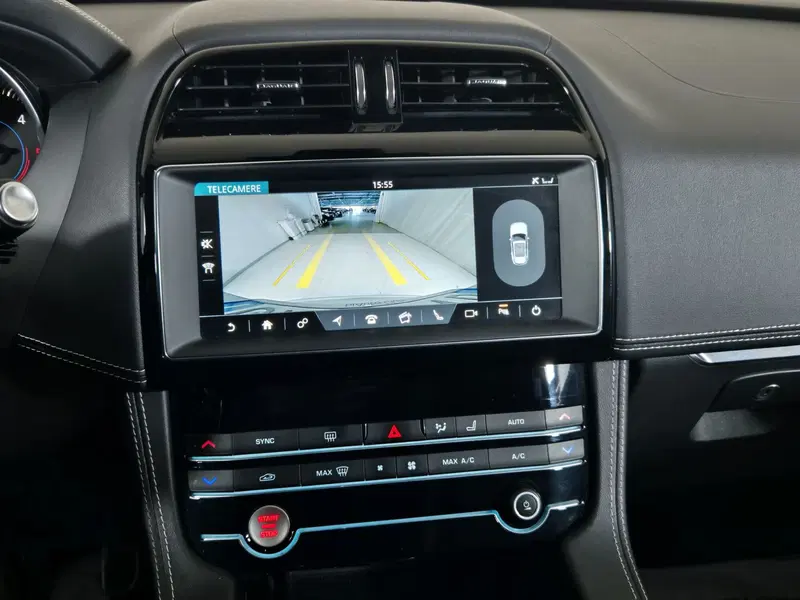 Jaguar F-Pace usata a Torino (16)