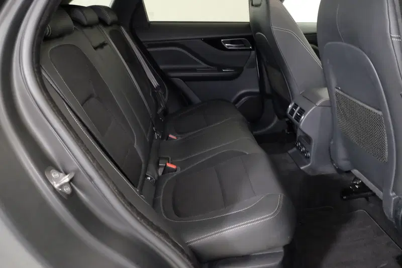 Jaguar F-Pace usata a Torino (5)
