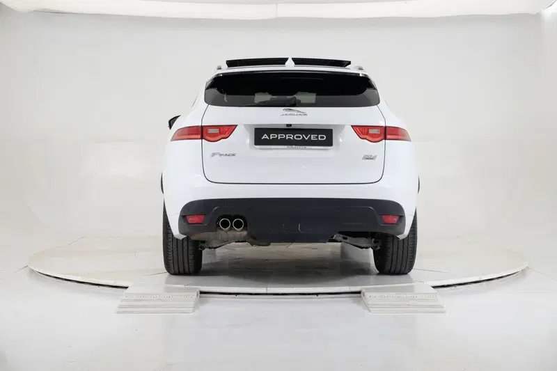Jaguar F-Pace usata a Torino (7)
