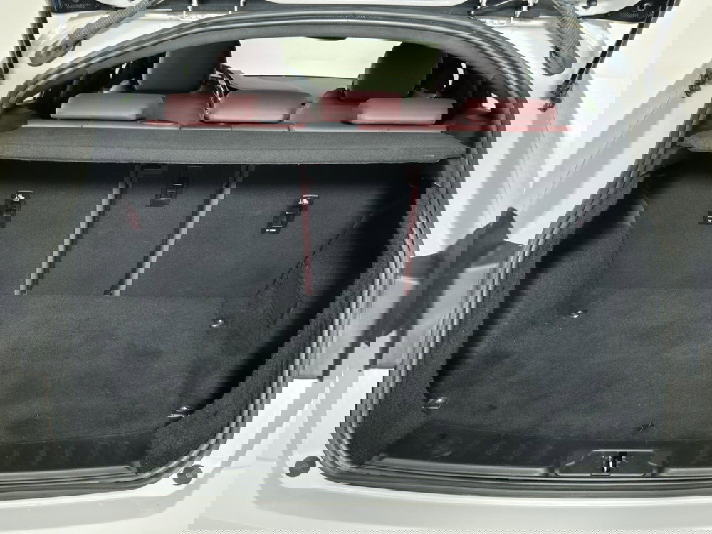 Jaguar E-Pace usata a Torino (13)