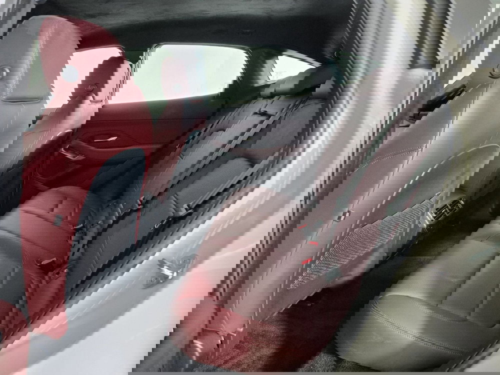 Jaguar E-Pace usata a Torino (5)