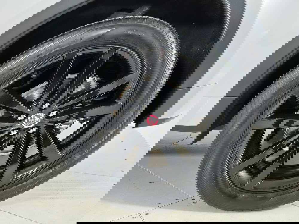 Jaguar E-Pace usata a Torino (9)