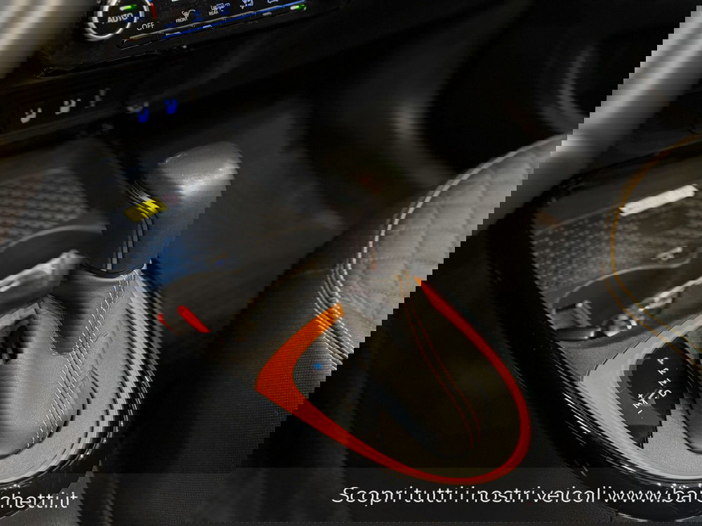 Toyota Aygo X usata a Brescia (13)