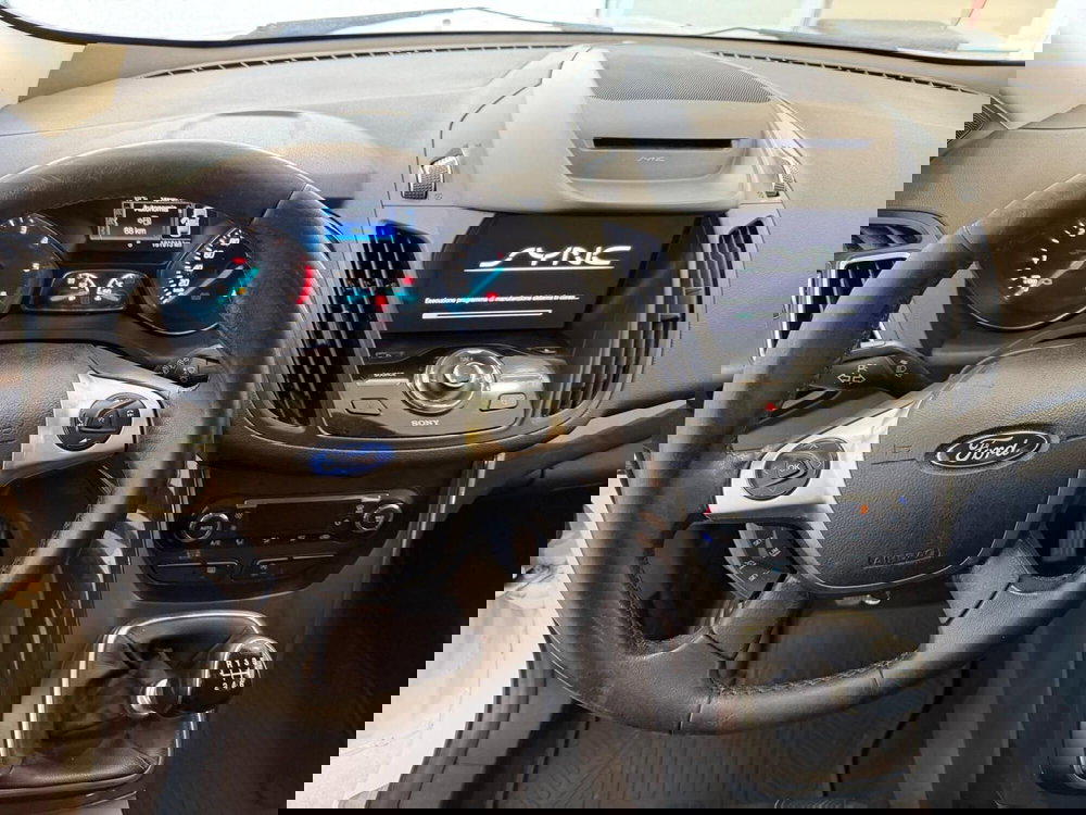 Ford Kuga usata a Napoli (12)