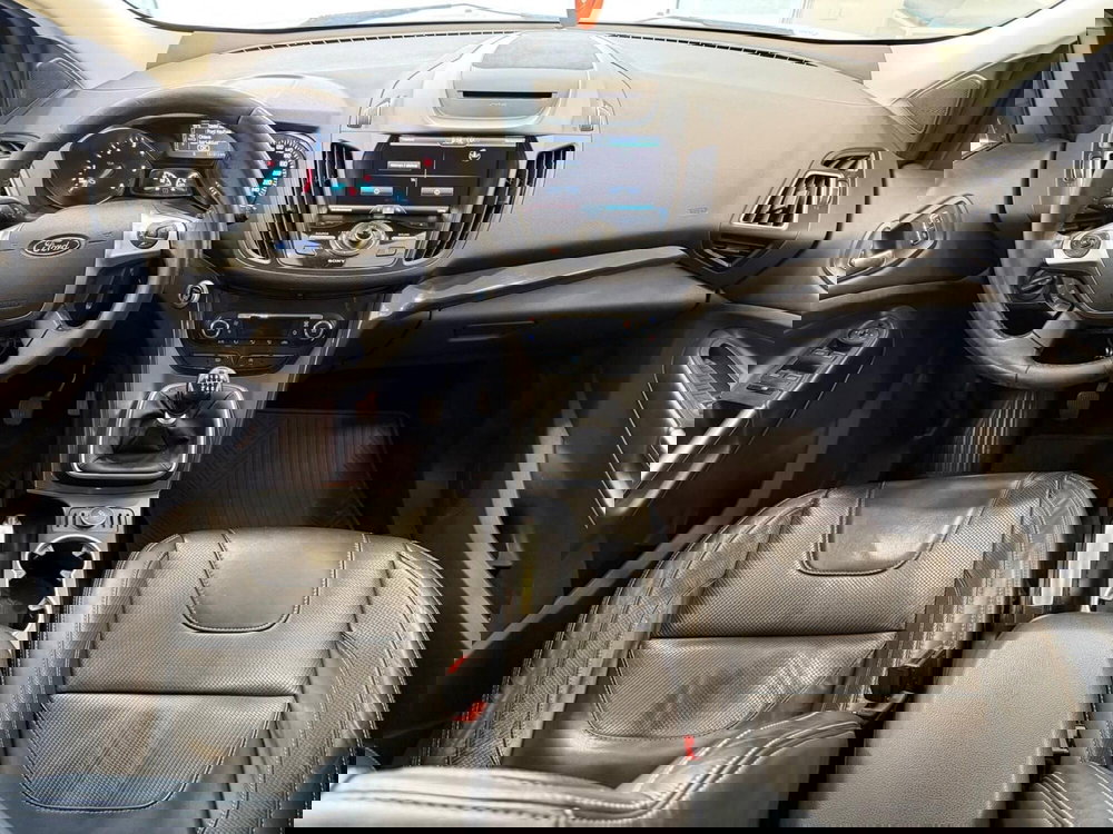 Ford Kuga usata a Napoli (9)