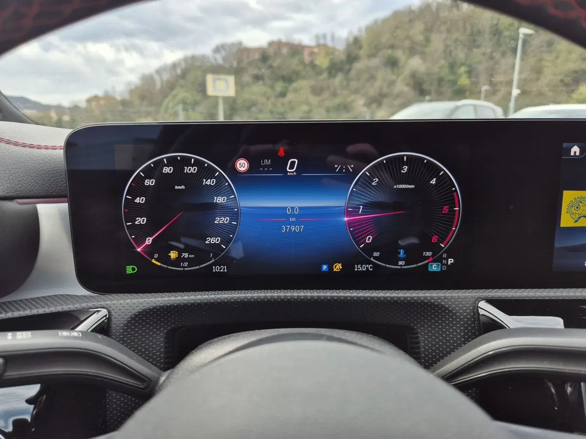 Mercedes-Benz CLA Shooting Brake usata  (13)