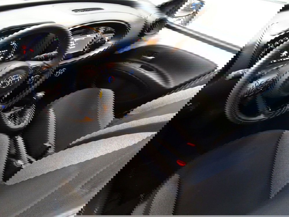 Toyota Aygo X usata a Treviso (9)